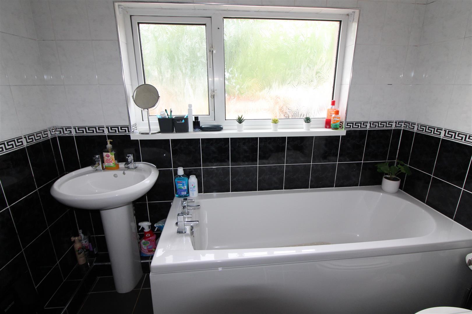 Newport Road, Cwmcarn. Wayman Schwartz